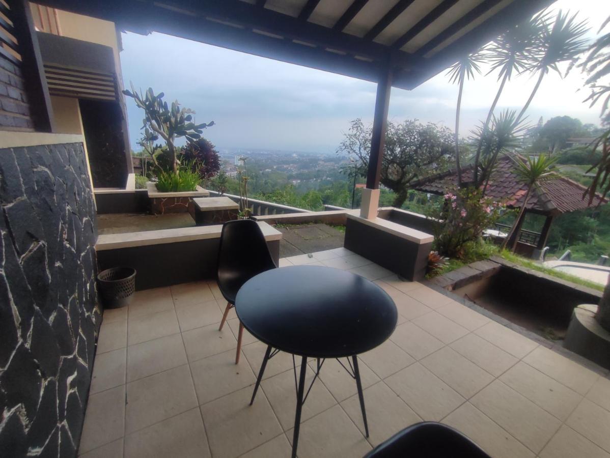 Dago Highland Hotel 3*
