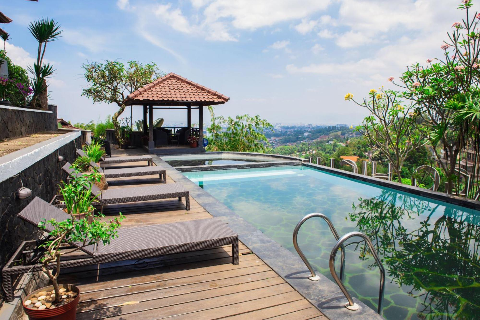 Hotel Dago Highland 3*
