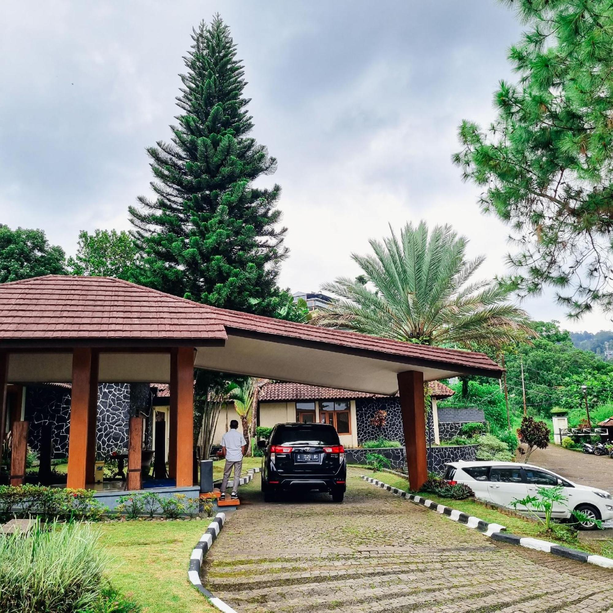 Dago Highland 3* Cimenyan
